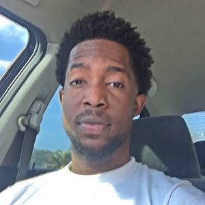 Meet your Posher, Emmanuel